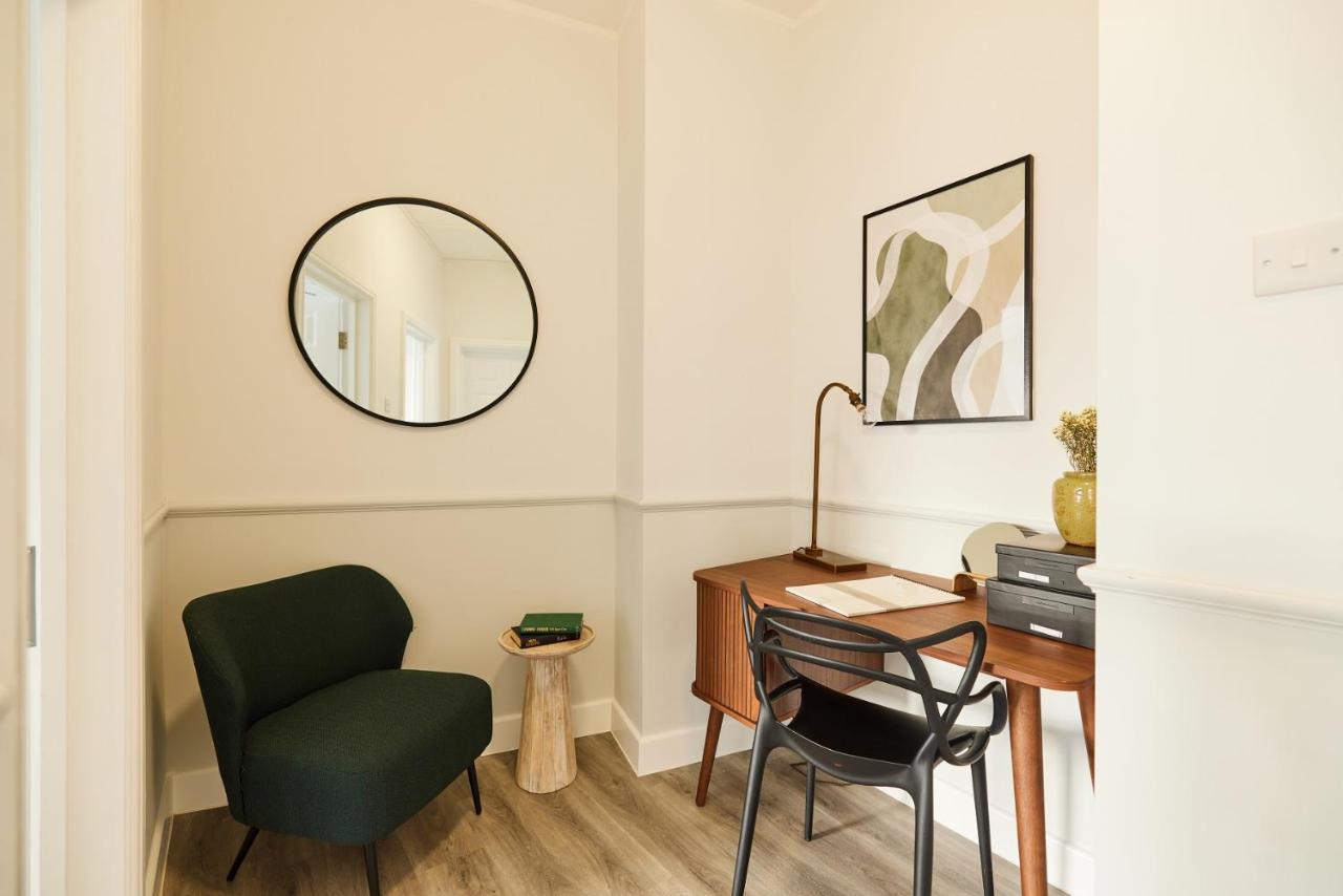 The Fulham Escape - Alluring 5Bdr Flat Лондон Экстерьер фото
